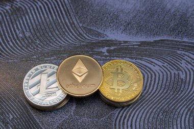  zemin üzerine altın bitcoin