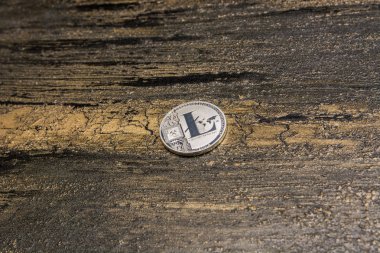  zemin üzerine altın bitcoin