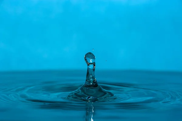 Tropfen Sauberen Blauen Wassers — Stockfoto