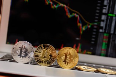  zemin üzerine altın bitcoin