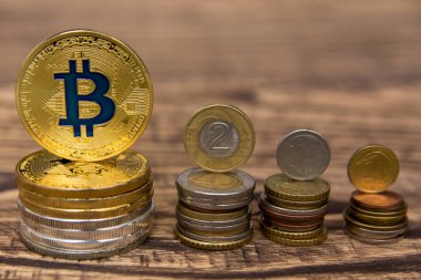  zemin üzerine altın bitcoin