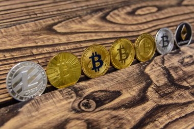  zemin üzerine altın bitcoin