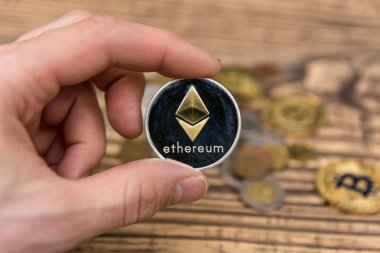 Adamın parmakları kripto Döviz Alım ethereum
