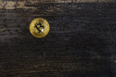  zemin üzerine altın bitcoin