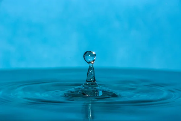 Kropla Wody Czystej Niebieski — Zdjęcie stockowe