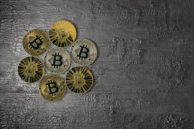 ahşap arka plan doku üzerinde para