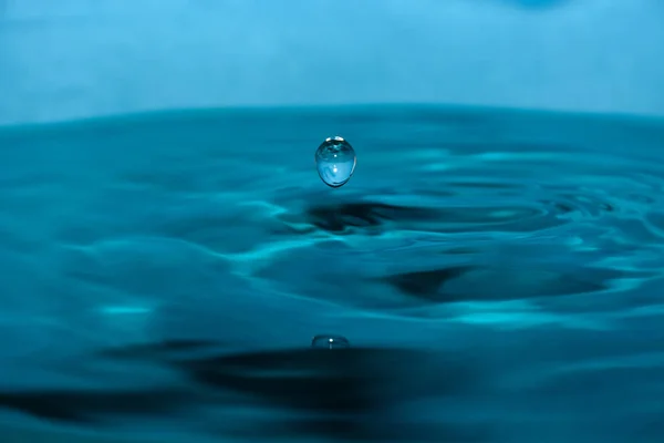 Tropfen Sauberen Blauen Wassers — Stockfoto