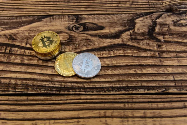 Goldener Bitcoin Auf Hintergrund — Stockfoto
