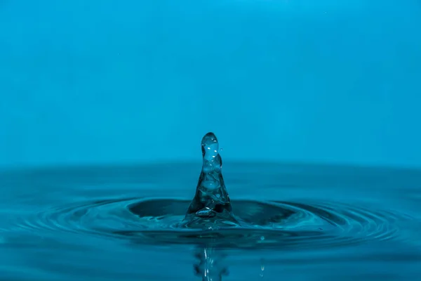 Tropfen Sauberen Blauen Wassers — Stockfoto