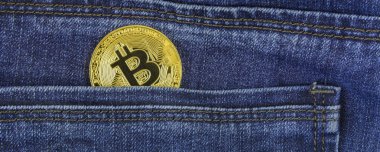 Bitcoin mavi kot pantolon cebinde yatıyor