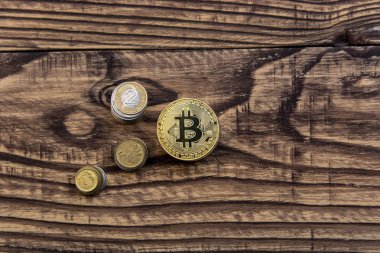  zemin üzerine altın bitcoin