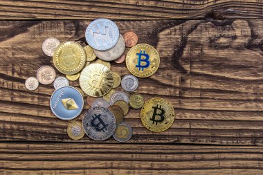 çeşitli sikke ve arka plan üzerinde Kripto Döviz Alım bitcoins 