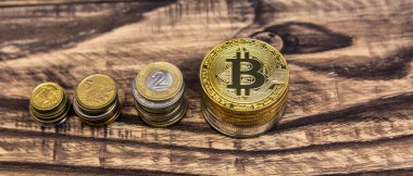  zemin üzerine altın bitcoin