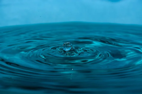 Druppel Schoon Blauw Water — Stockfoto