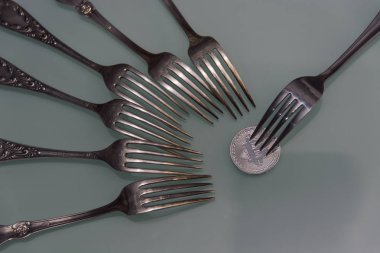  Gümüş çatal yalanla Bitcoin