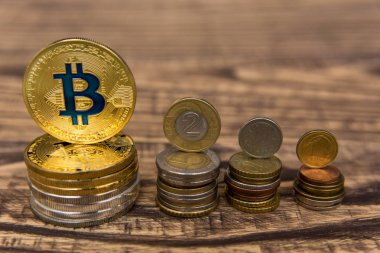  zemin üzerine altın bitcoin