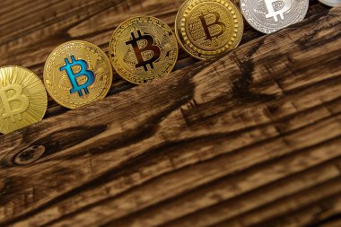  zemin üzerine altın bitcoin