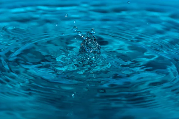 Σταγόνα Καθαρό Μπλε Νερό — Φωτογραφία Αρχείου