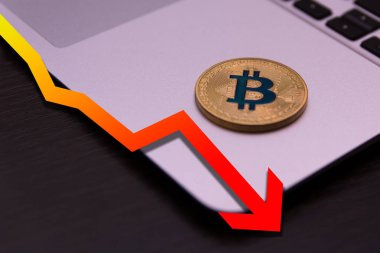düşme ile kırmızı bitcoin grafiği
