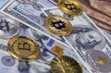  bitcoins, litecoin ve ethereum eski ahşap tablo