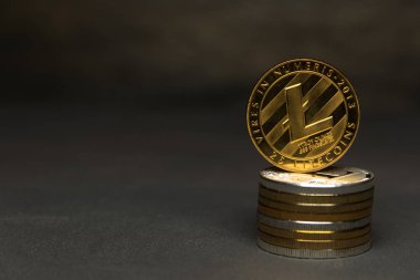 sikke yığını üzerinde durmak