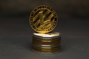 sikke yığını üzerinde durmak