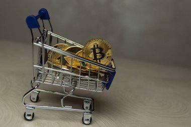  Altın bitcoins ve alışveriş arabası