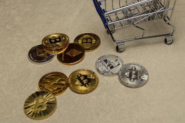  Altın bitcoins ve alışveriş arabası