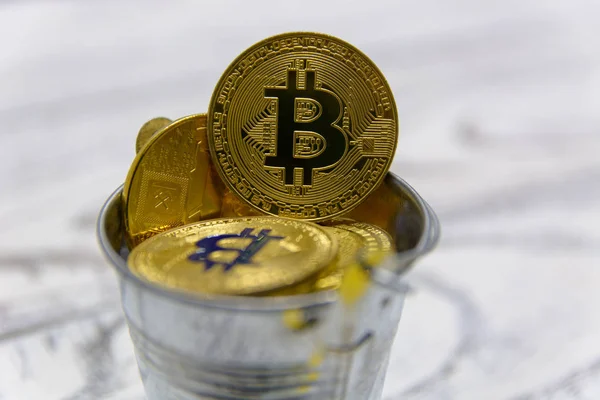 Golden Bitcoin Other Crypto Currency Toy Metal Bucket — Stock Photo, Image