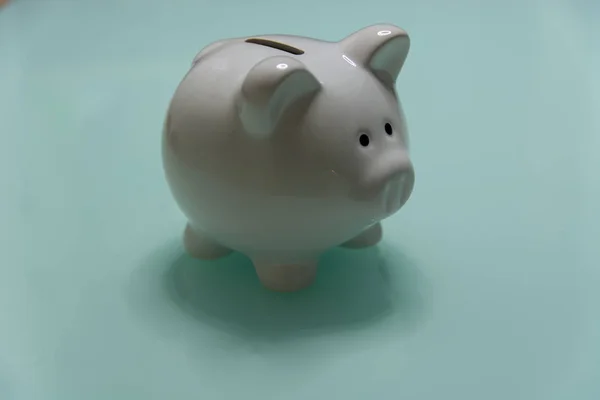 Keramische Piggy Bank Geïsoleerd — Stockfoto