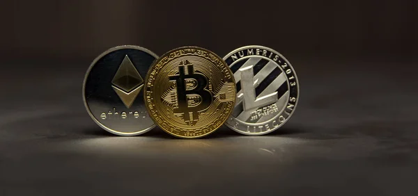 Bitcoins Litecoin Ethereum Stand Dark Backround — Stock Photo, Image