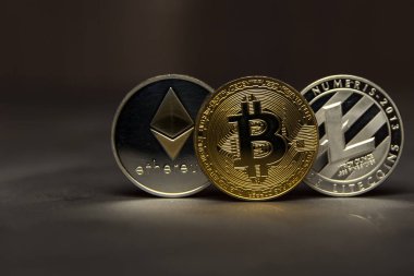  Bitcoins, litecoin ve ethereum üzerinde karanlık artalanları standı
