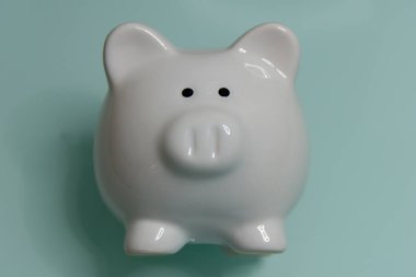 Seramik kumbara izole