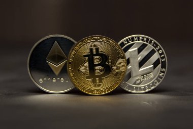  Bitcoins, litecoin ve ethereum üzerinde karanlık artalanları standı