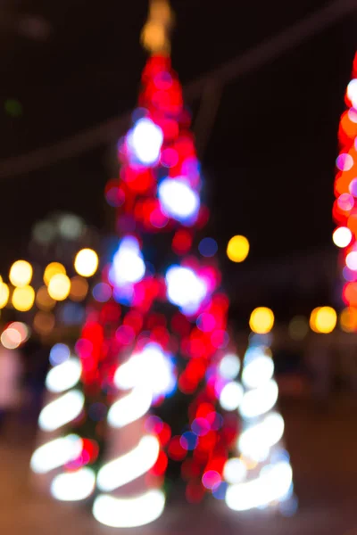 Intreepupil Foto Van Kerstboom Met Gekleurde Ballen — Stockfoto