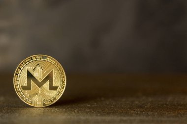  arka plan maded üzerinden dekoratif sıva üzerinde altın monero