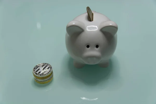 Ceramic Piggy Bank Pile Crypto Currrency Coins — Stock Photo, Image