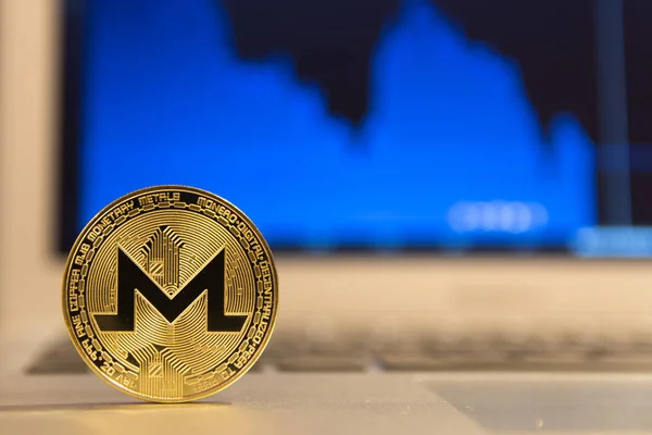 Monero Dorado Gráfico Brujas Portátil Monitor — Foto de Stock