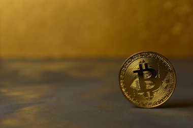  arka plan maded üzerinden dekoratif sıva üzerinde altın bitcoin