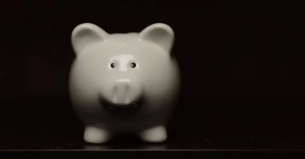 Seramik kumbara izole