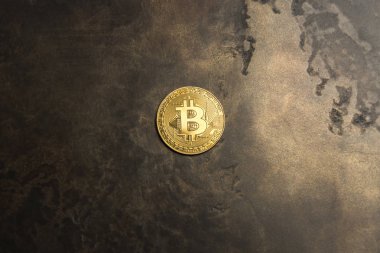  Altın bitcoin yalan arka plan üzerine