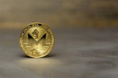  arka plan maded üzerinden dekoratif sıva üzerinde altın monero
