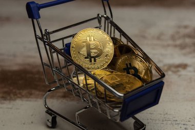  zemin üzerine altın bitcoin