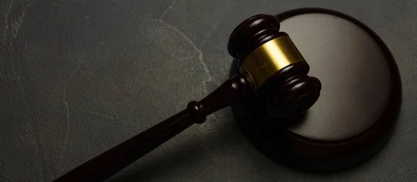 Yargıç tokmak arka plan üzerinde