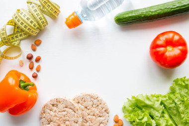 Diyet mockup. sebze, fındık ve meyve sağlıklı gıda