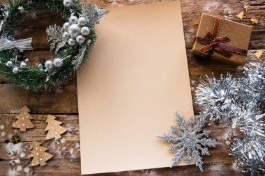 Noel mektubu dekorasyon ahşap zemin üzerine