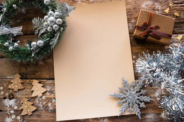 Noel mektubu dekorasyon ahşap zemin üzerine