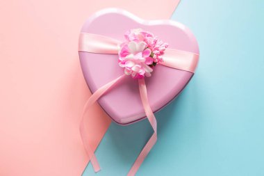 Sevgililer günü hediye ya da hediye kutusu yakın çekim