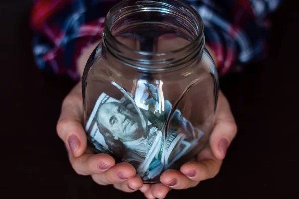 Segurando Pote Para Doação — Fotografia de Stock