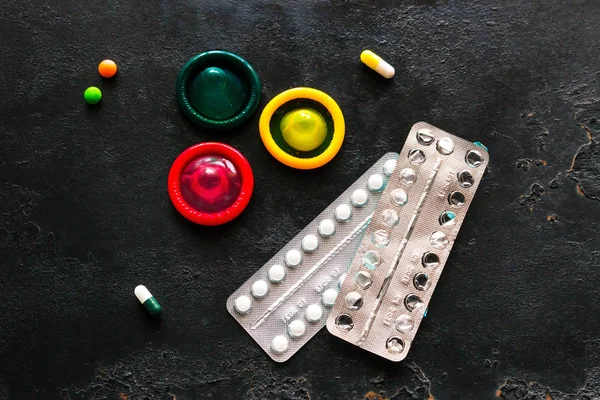 Różne Środki Antykoncepcyjne Czarnym Tle — Zdjęcie stockowe